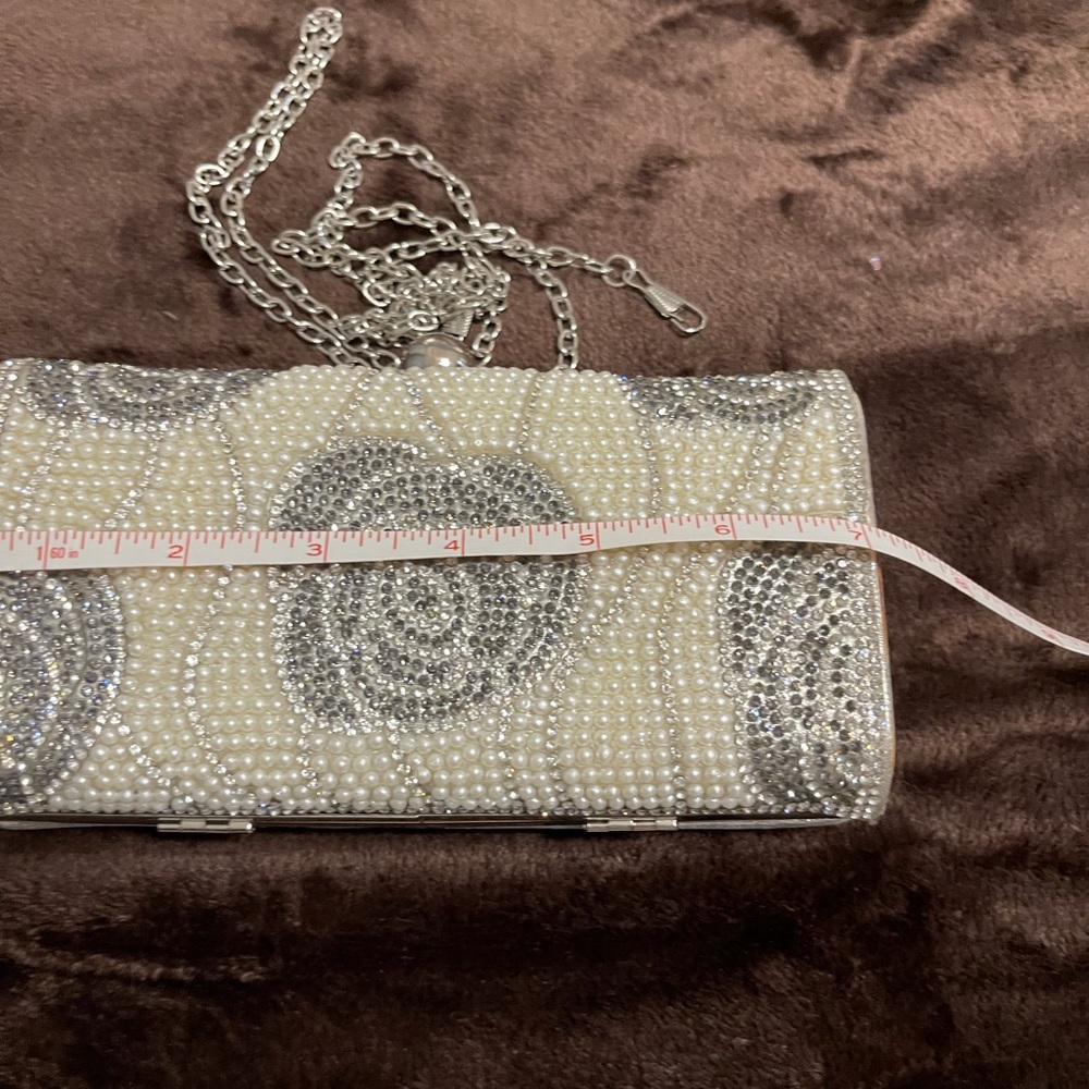 Beaded silver clutch - Picture 2 of 3